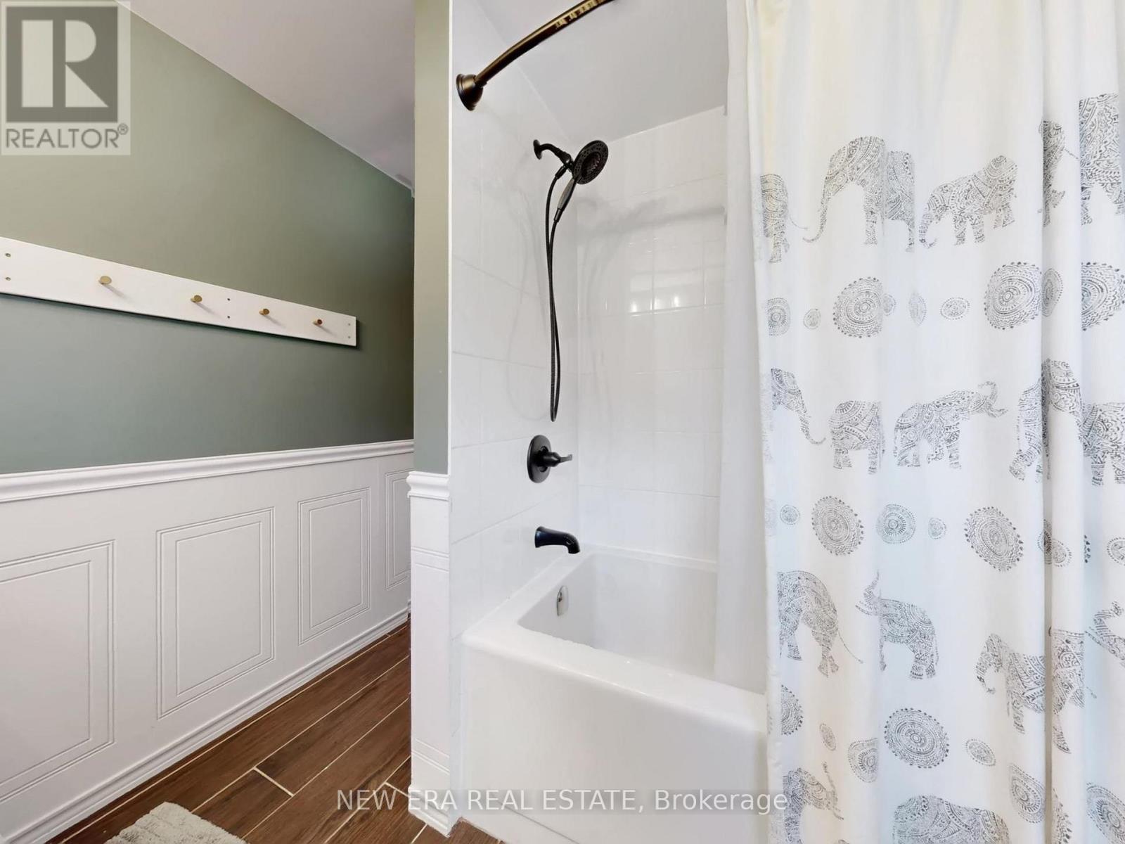 7189 Joliette Crescent, Mississauga, ON - Indoor Photo Showing Bathroom