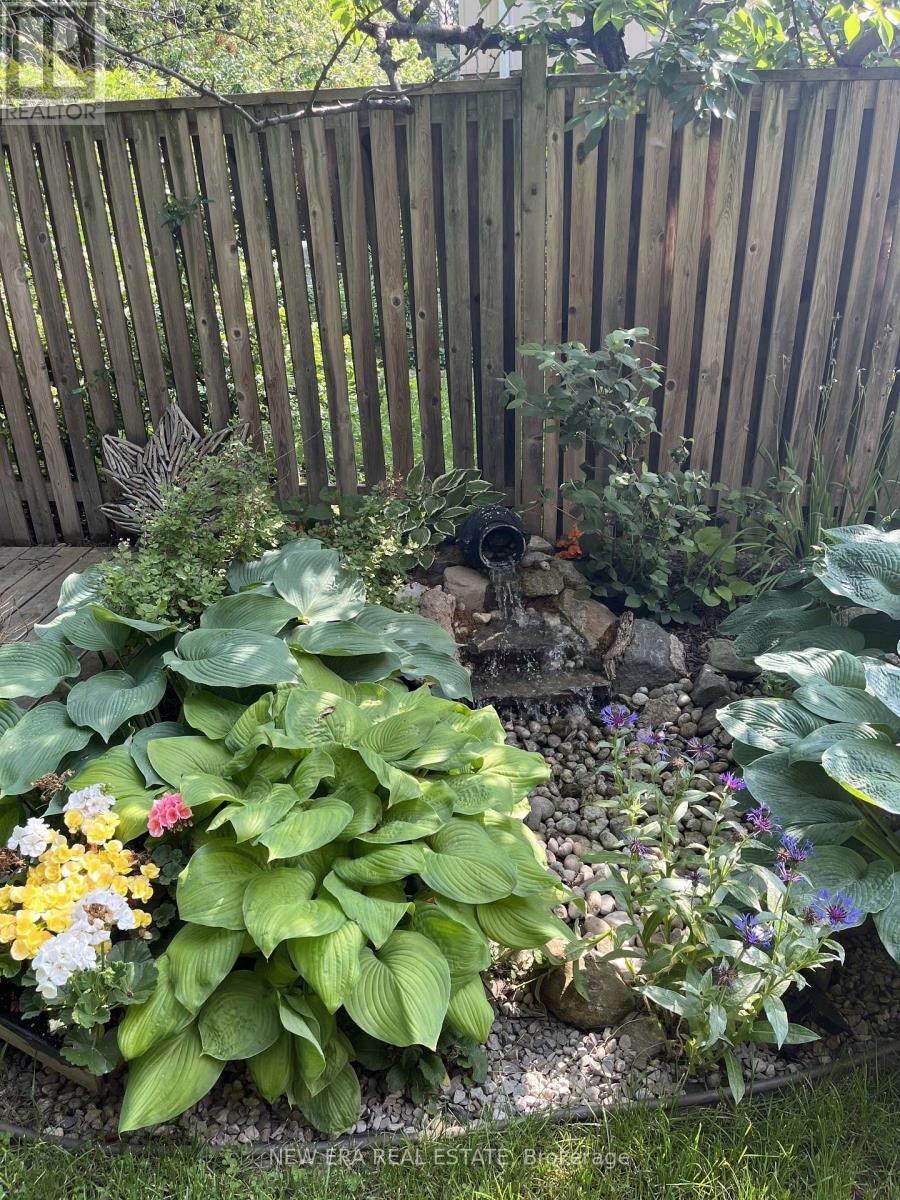 7189 Joliette Crescent, Mississauga, ON - Outdoor