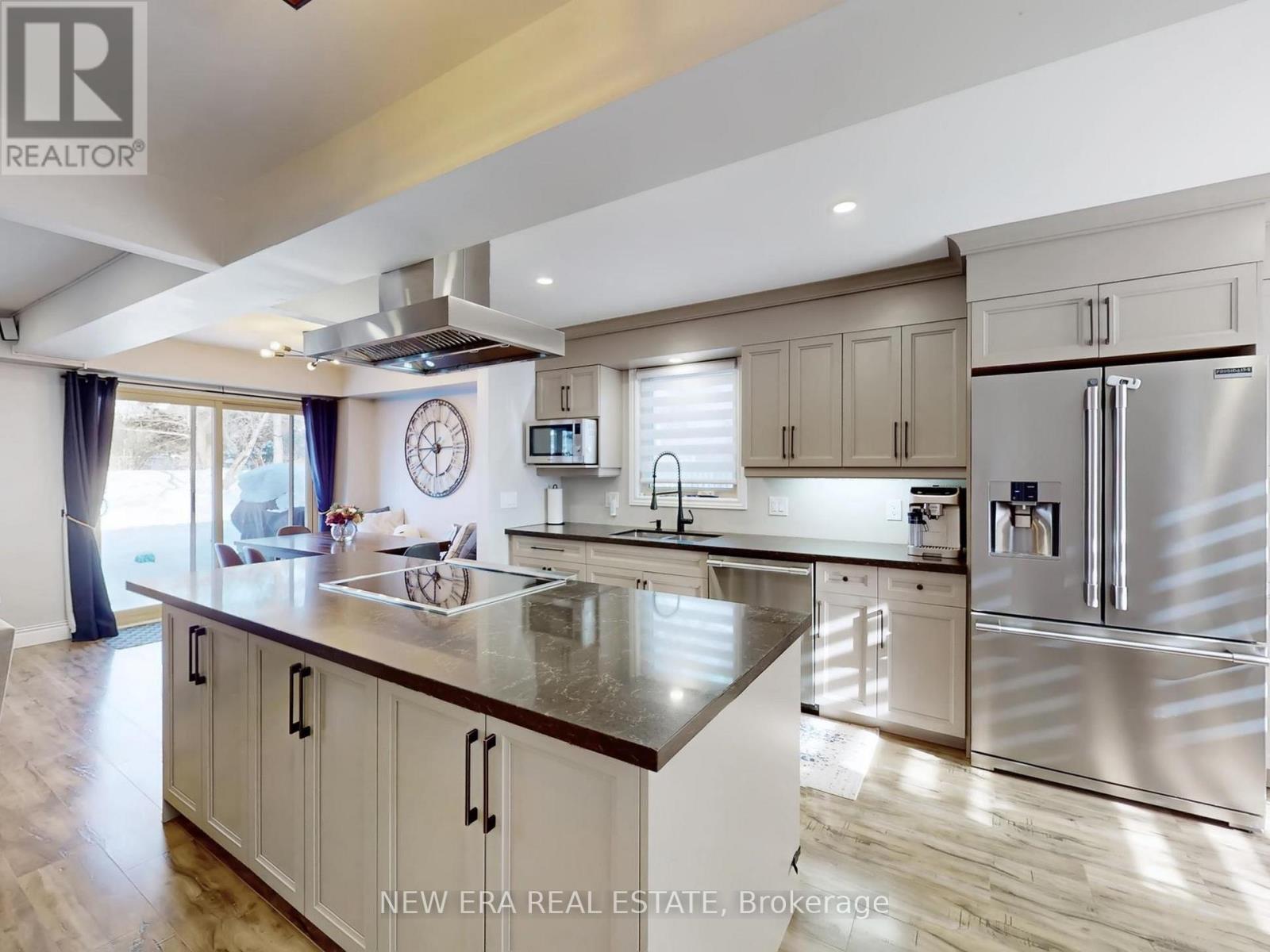 7189 Joliette Crescent, Mississauga, ON - Indoor Photo Showing Kitchen