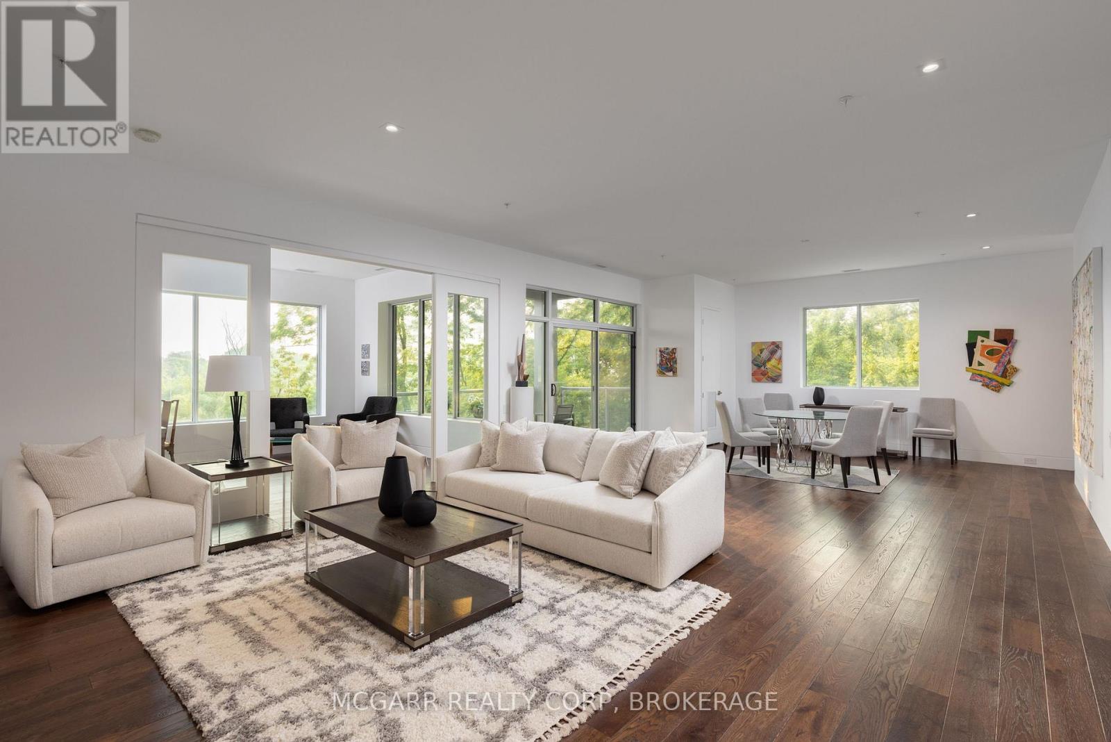 401 - 77 Yates Street, St. Catharines (Downtown), ON - Indoor Photo Showing Living Room