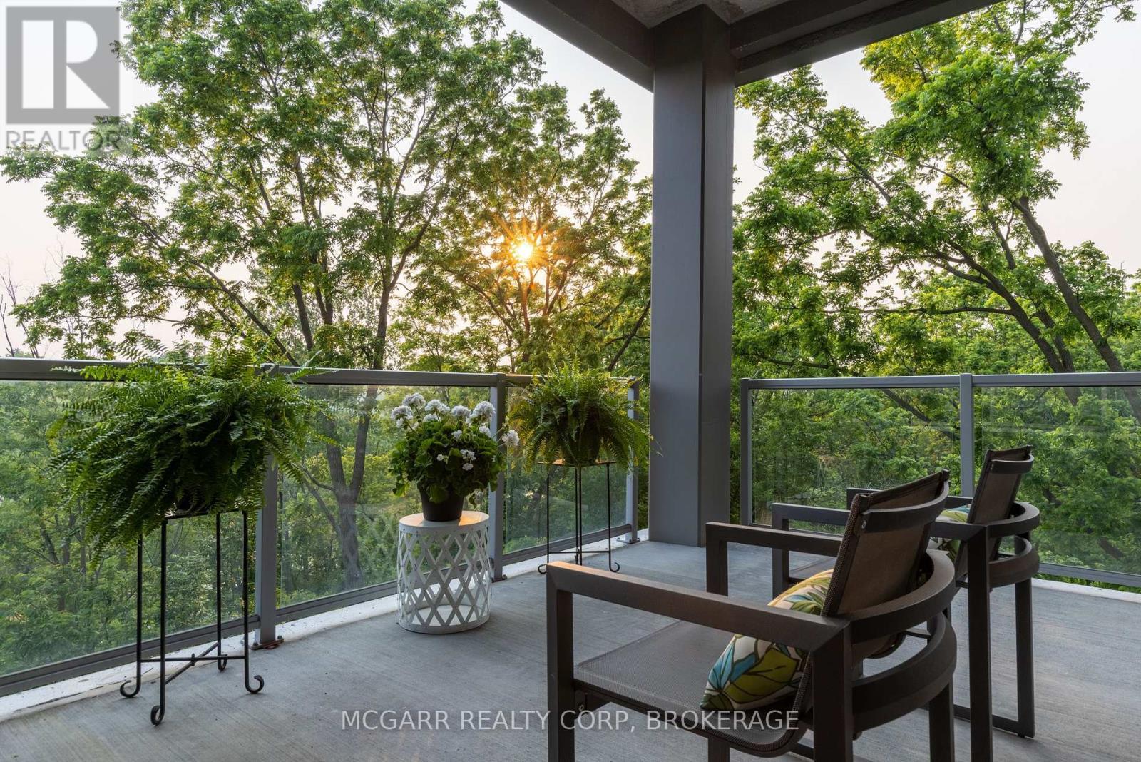 Spectacular sunsets - 401 - 77 Yates Street, St. Catharines (Downtown), ON - Outdoor With Balcony With Exterior