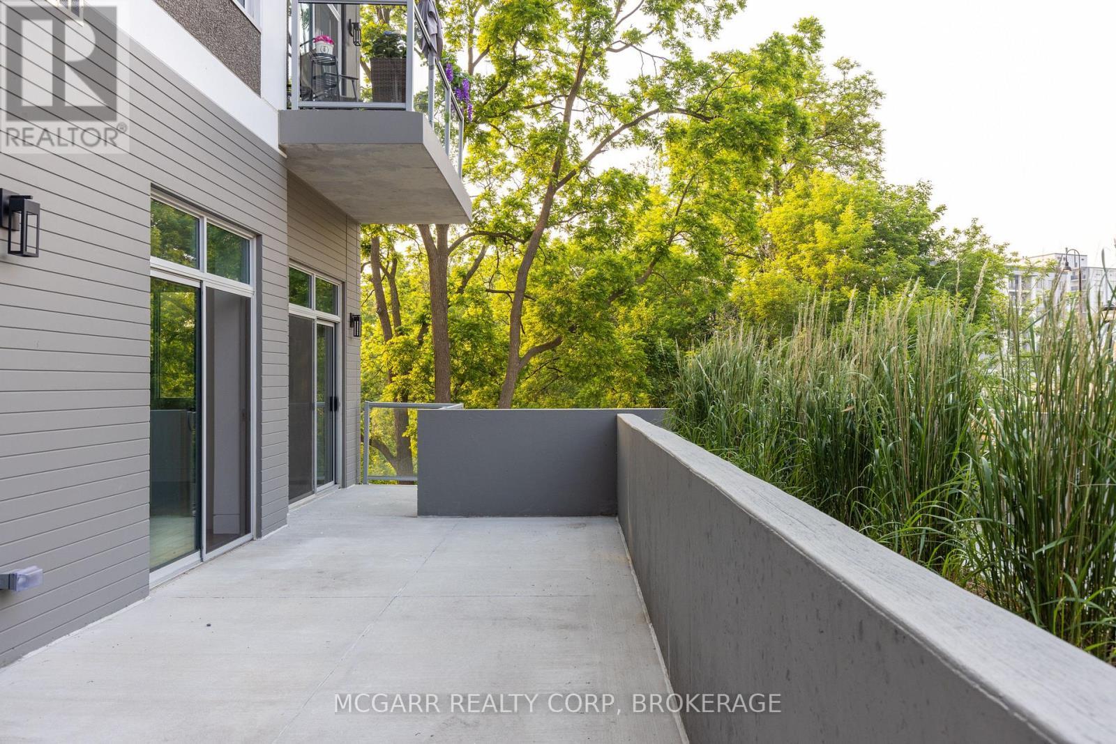 Rare front terrace - 401 - 77 Yates Street, St. Catharines (Downtown), ON - Outdoor With Balcony With Exterior