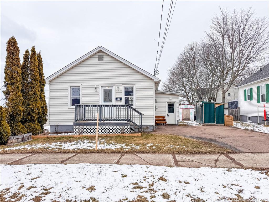 121 Salter Ave, Moncton, NB
