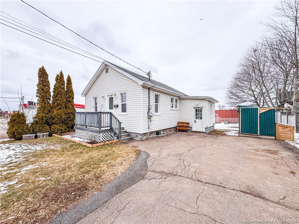 121 Salter Ave, Moncton, NB