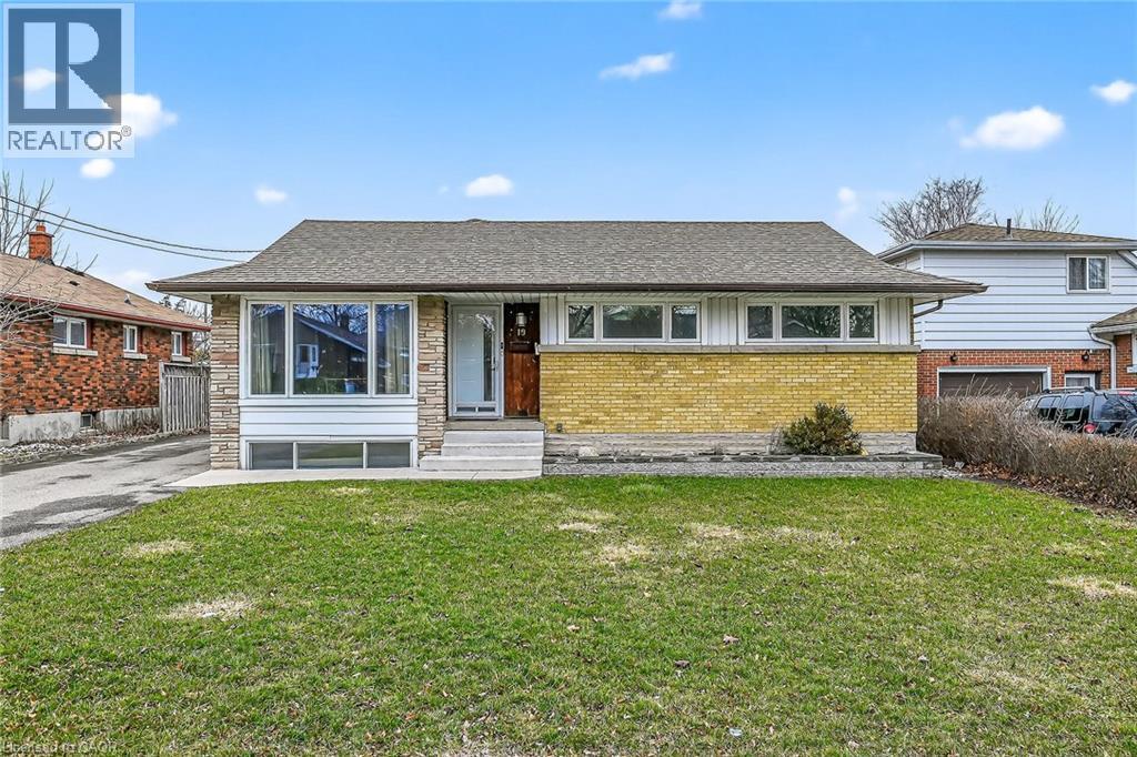 19 Burfield Avenue, Hamilton, ON - Outdoor