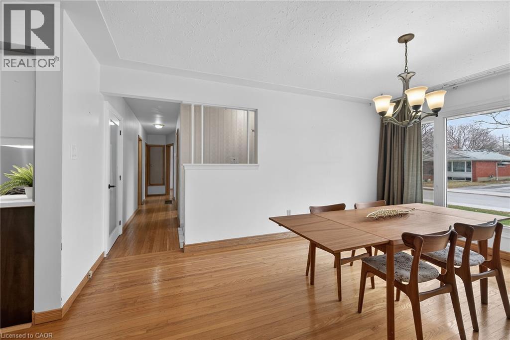 19 Burfield Avenue, Hamilton, ON - Indoor Photo Showing Dining Room
