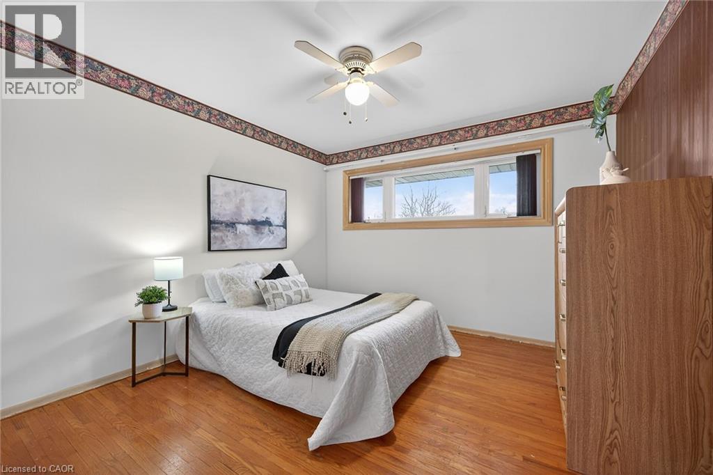 19 Burfield Avenue, Hamilton, ON - Indoor Photo Showing Bedroom