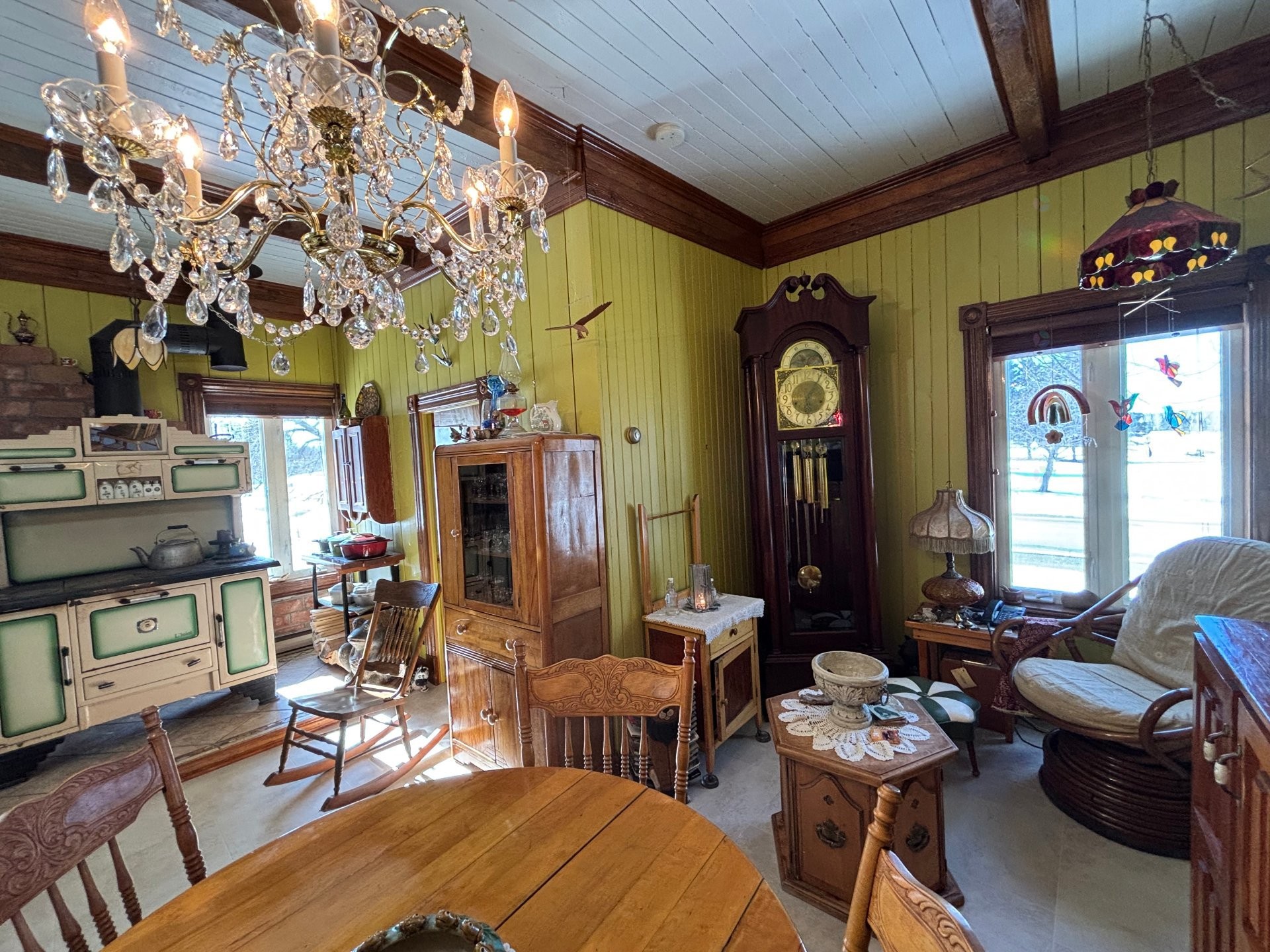 Dinette - 351 Ch. Taché E., Saint-Marcel, QC - Indoor