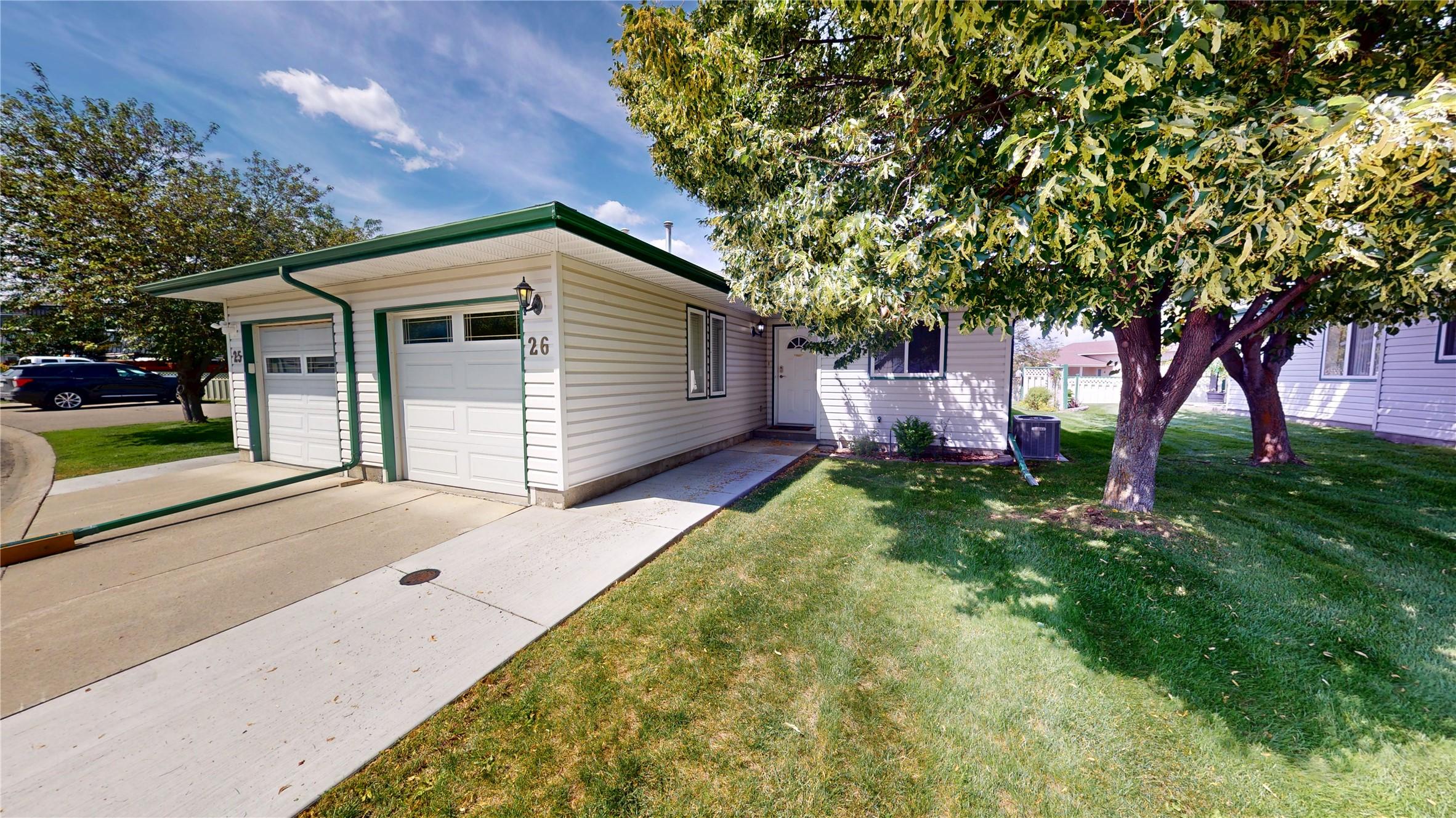 26-2375 1St Street, Cranbrook, BC - Outdoor