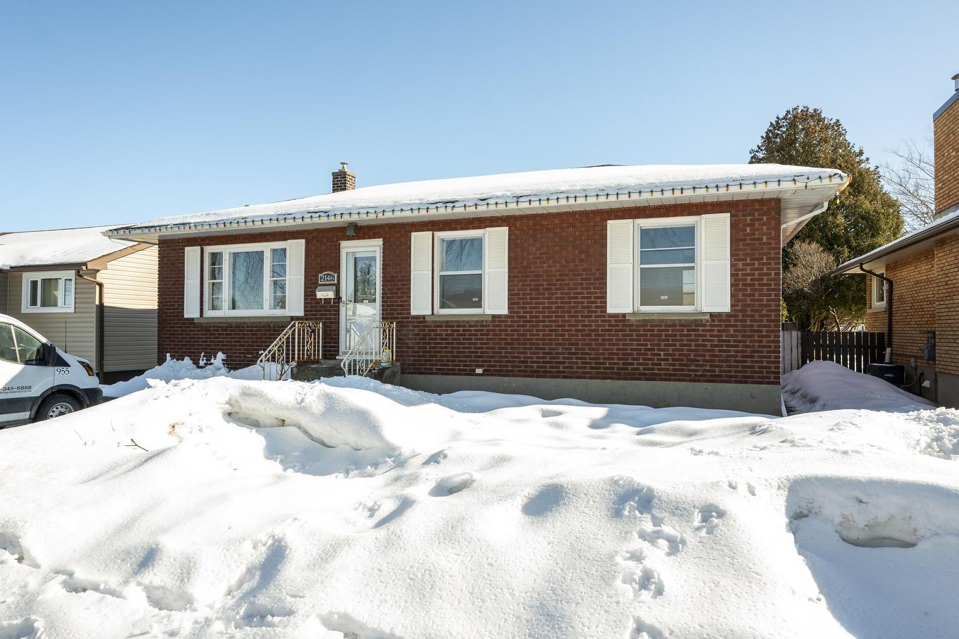 2146 Begin Street E, Thunder Bay, ON