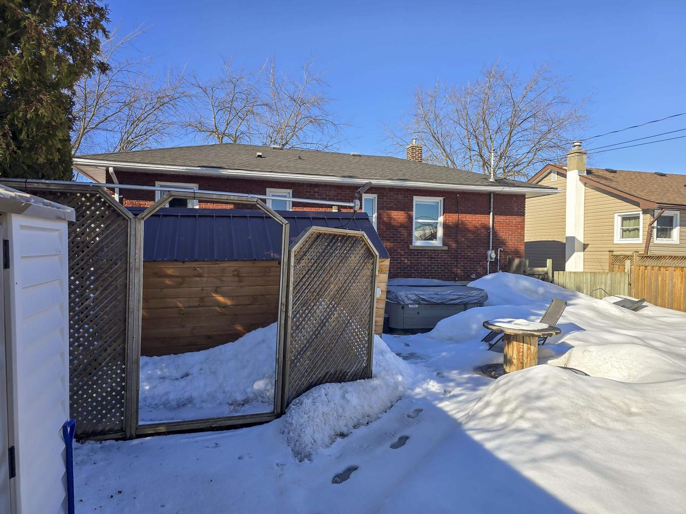 2146 Begin Street E, Thunder Bay, ON