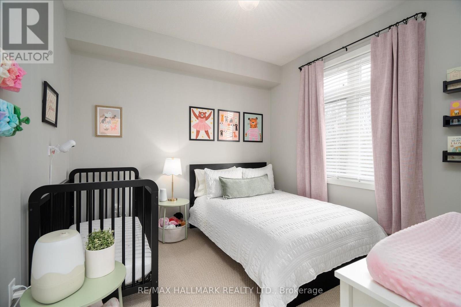 53 Wood Street E, Hamilton, ON - Indoor Photo Showing Bedroom