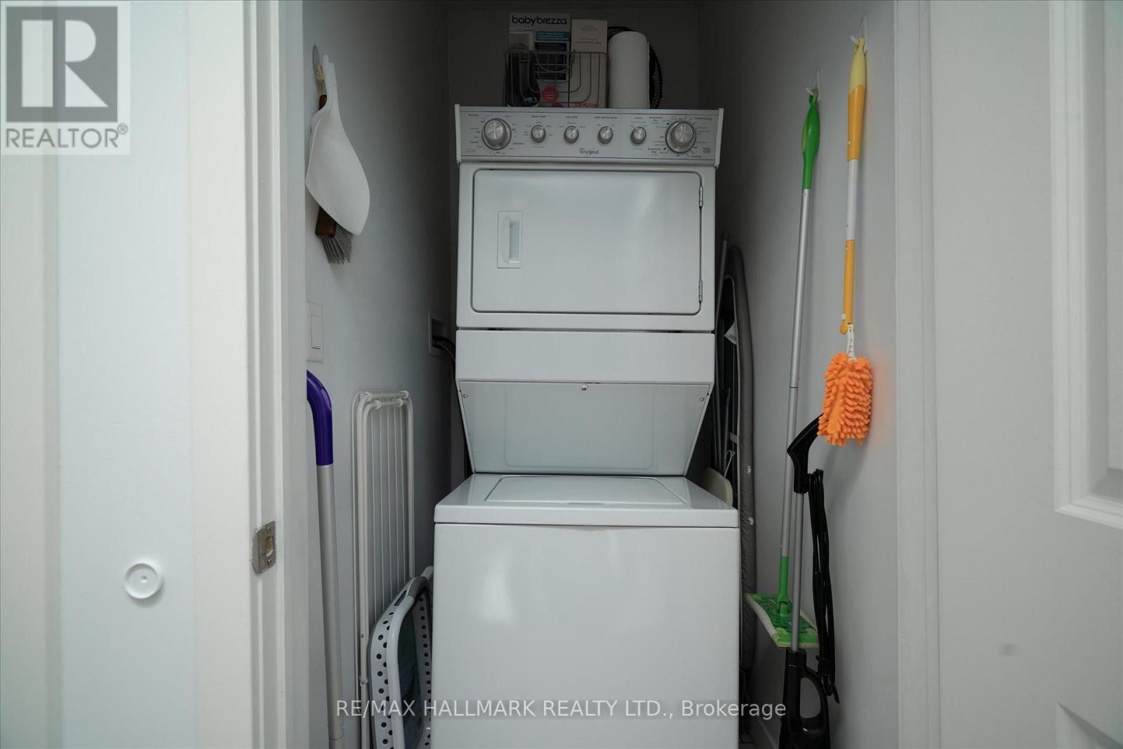 53 Wood Street E, Hamilton, ON - Indoor Photo Showing Laundry Room