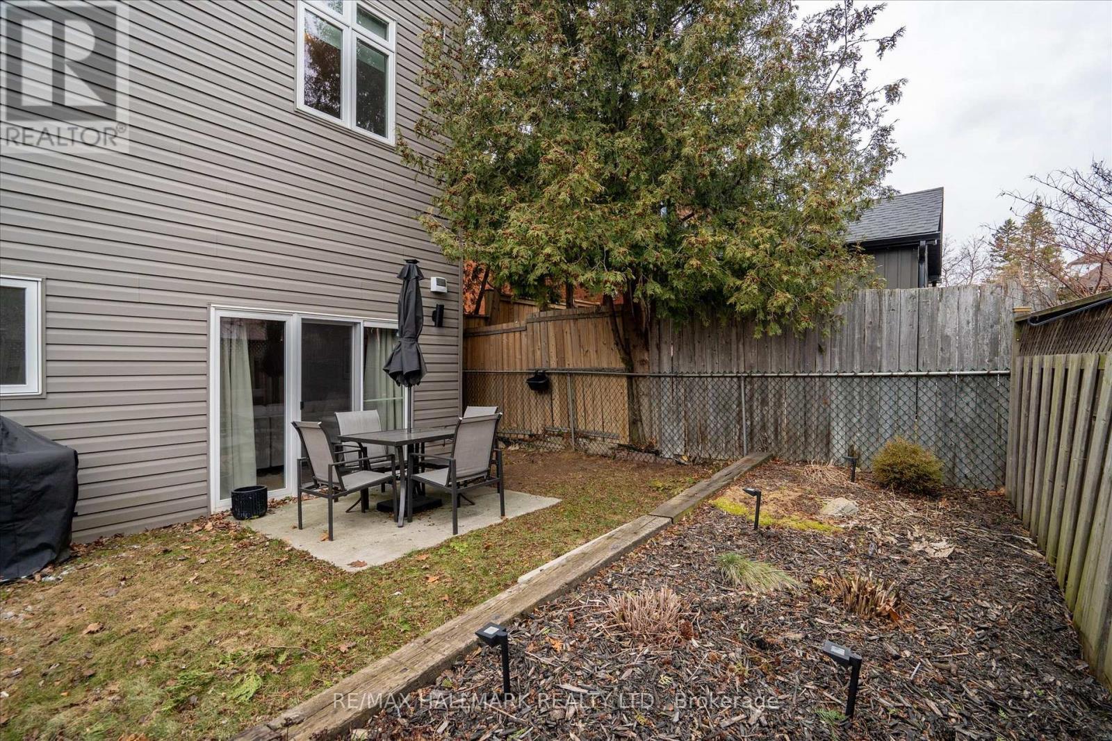 53 Wood Street E, Hamilton, ON - Outdoor