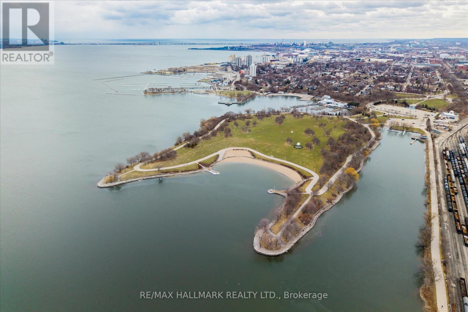 53 Wood Street E, Hamilton, ON - Outdoor With Body Of Water With View