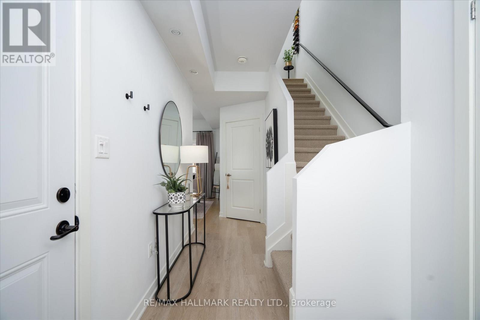 53 Wood Street E, Hamilton, ON - Indoor Photo Showing Other Room