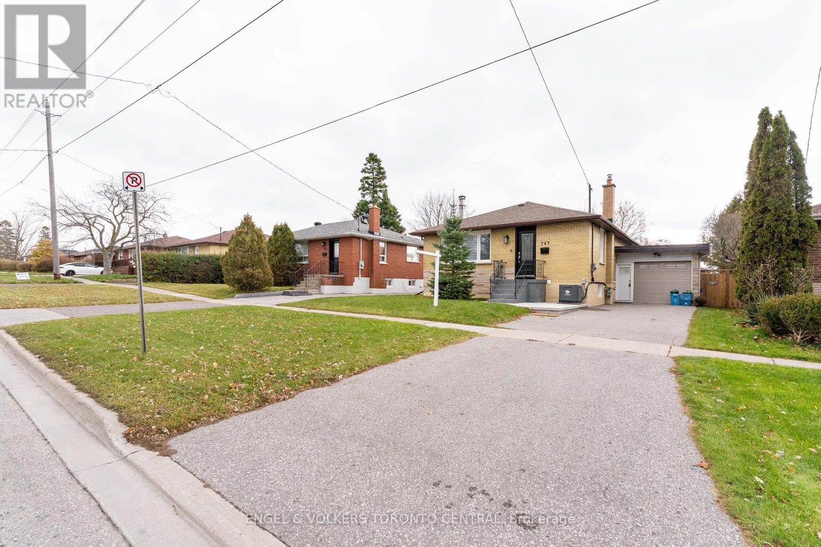 767 Phillip Murray Avenue, Oshawa, ON - Outdoor