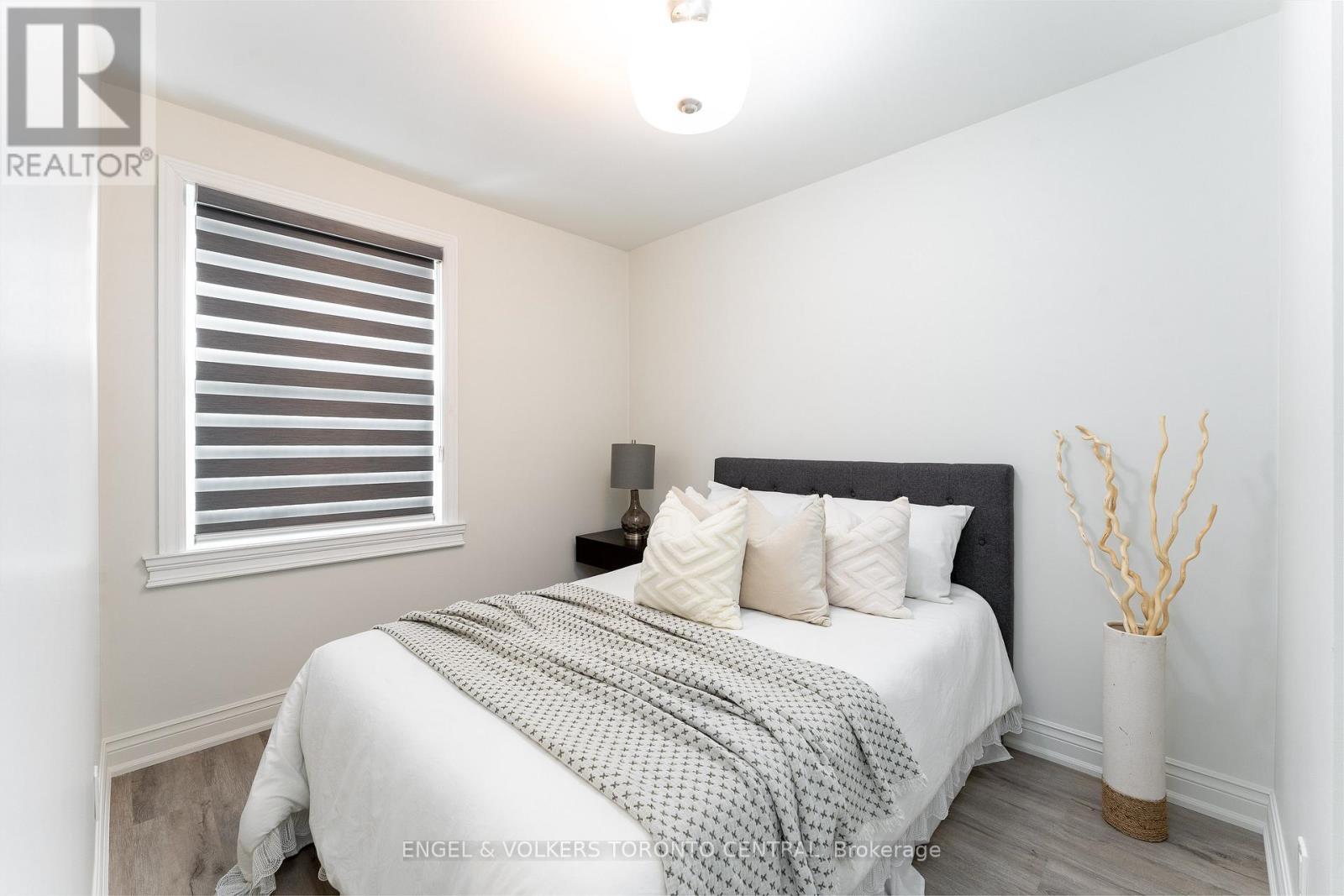 767 Phillip Murray Avenue, Oshawa, ON - Indoor Photo Showing Bedroom