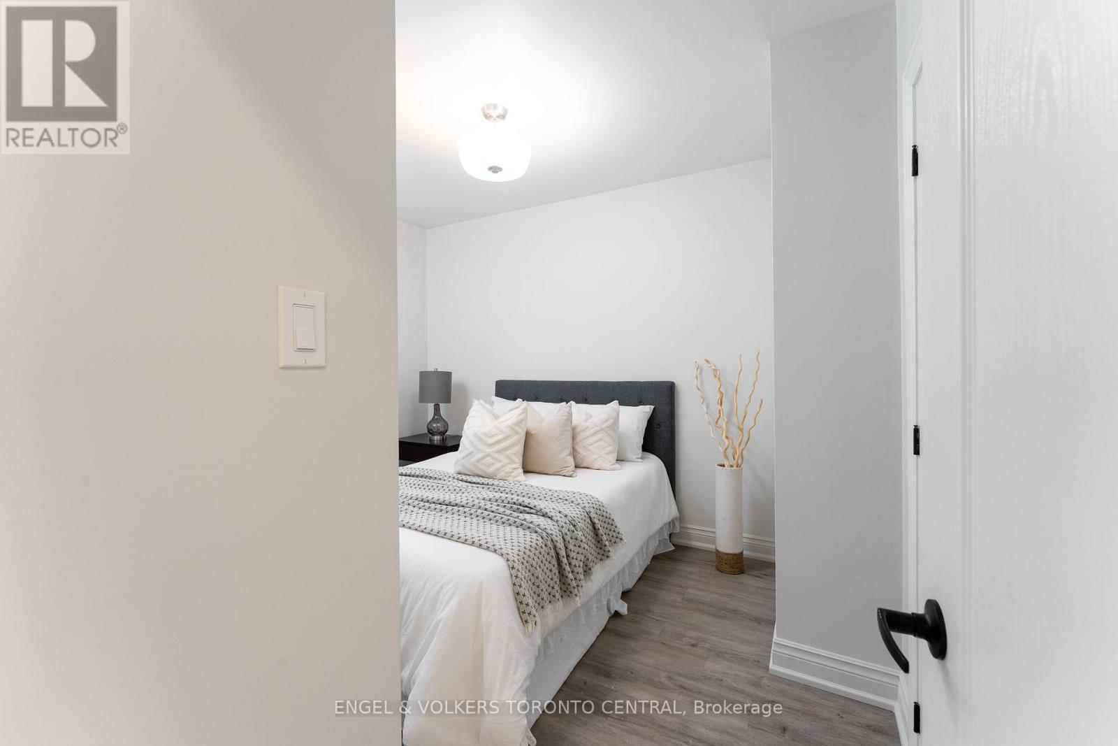 767 Phillip Murray Avenue, Oshawa, ON - Indoor Photo Showing Bedroom
