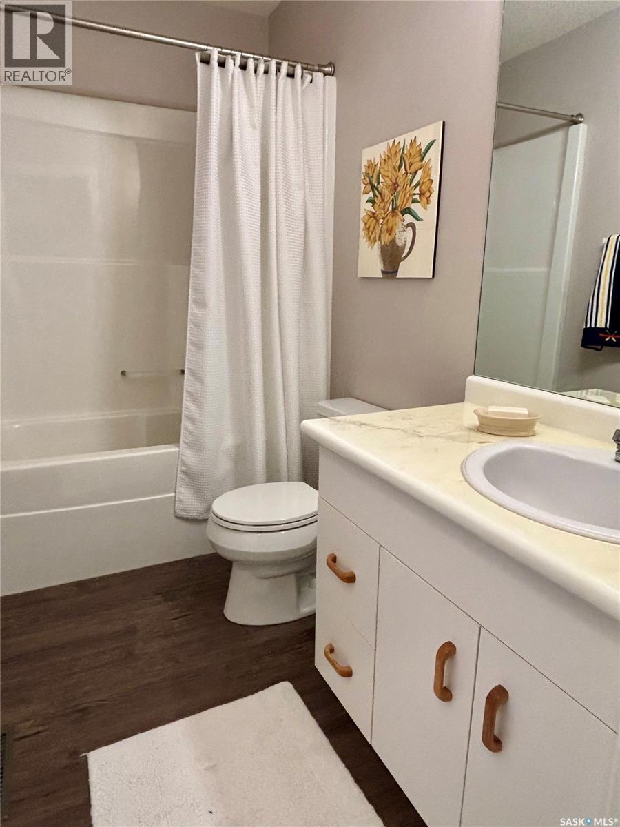 66 Eagle View Way, Elk Ridge, SK - Indoor Photo Showing Bathroom