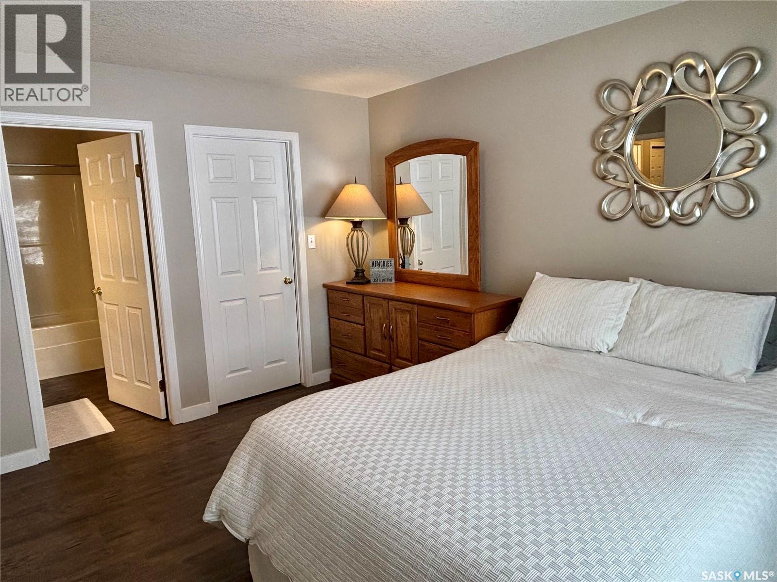 66 Eagle View Way, Elk Ridge, SK - Indoor Photo Showing Bedroom