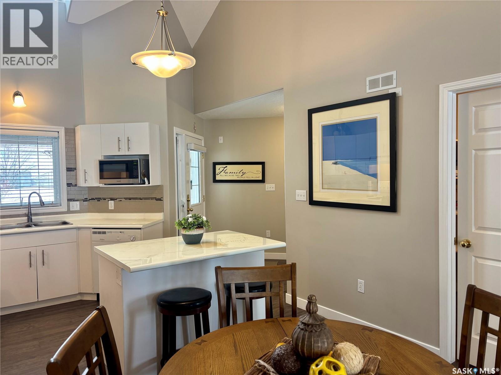 66 Eagle View Way, Elk Ridge, SK - Indoor