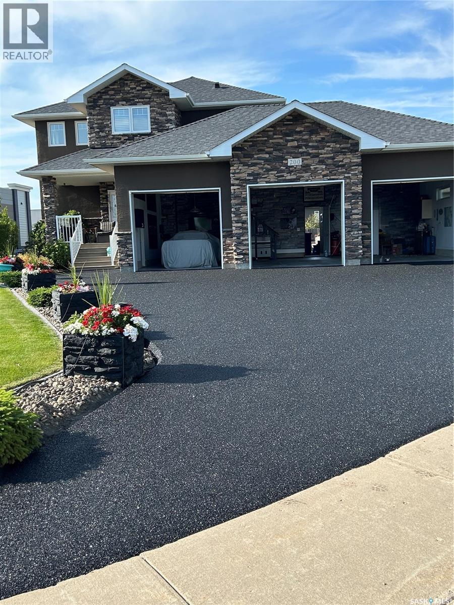 200 Clubhouse Boulevard E, Warman, SK - Outdoor