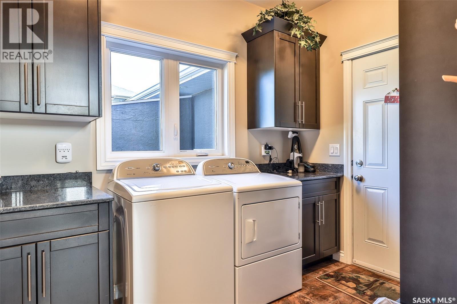 200 Clubhouse Boulevard E, Warman, SK - Indoor Photo Showing Laundry Room