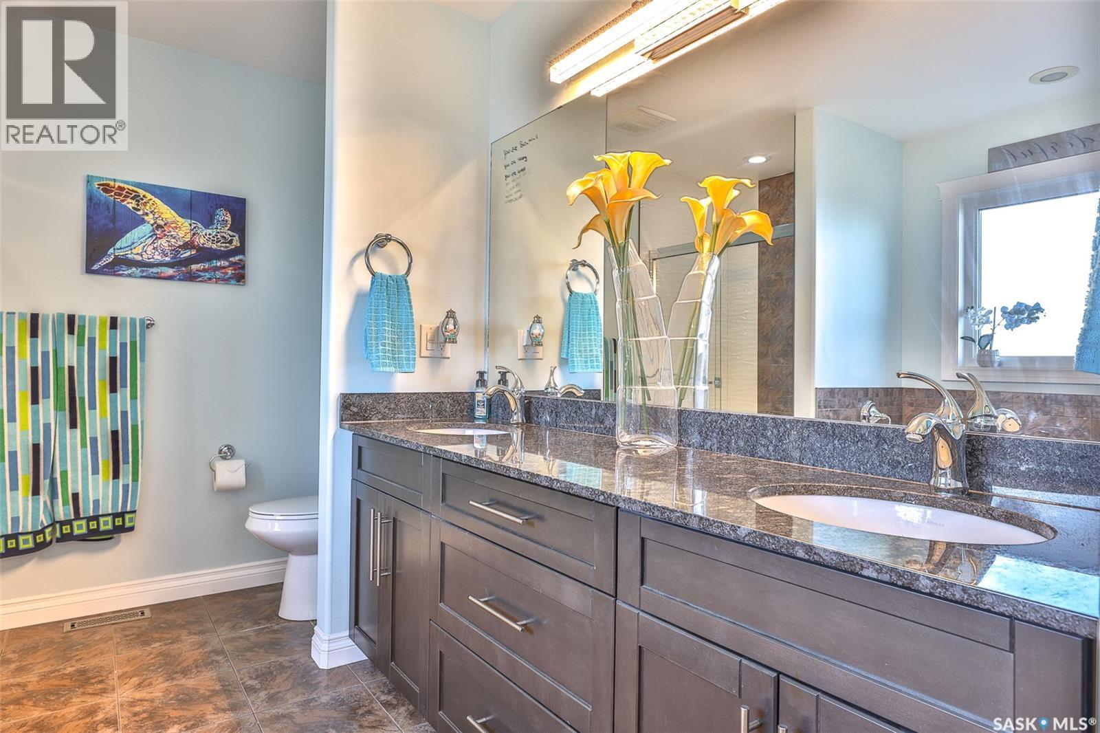 200 Clubhouse Boulevard E, Warman, SK - Indoor Photo Showing Bathroom