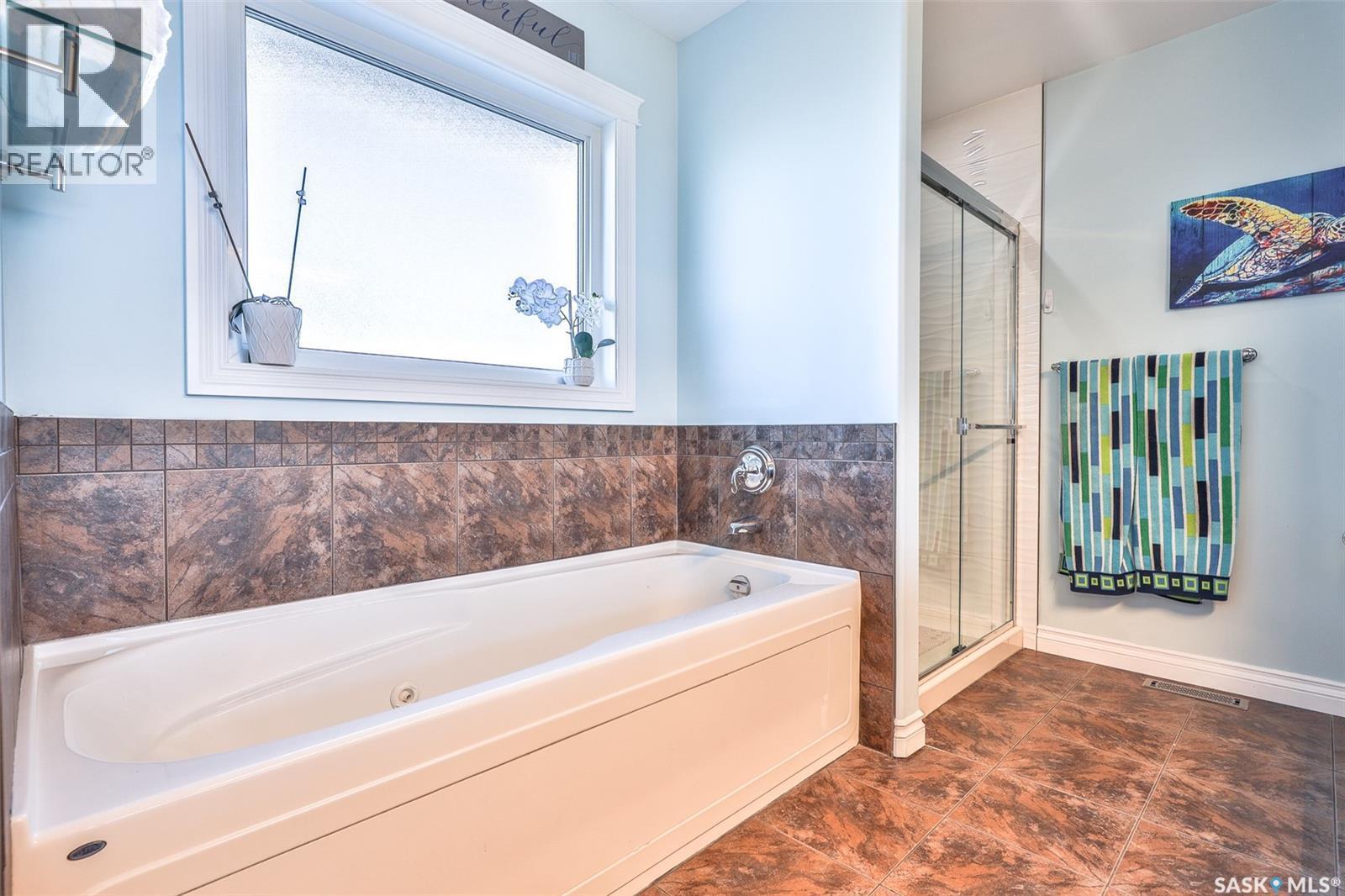 200 Clubhouse Boulevard E, Warman, SK - Indoor Photo Showing Bathroom