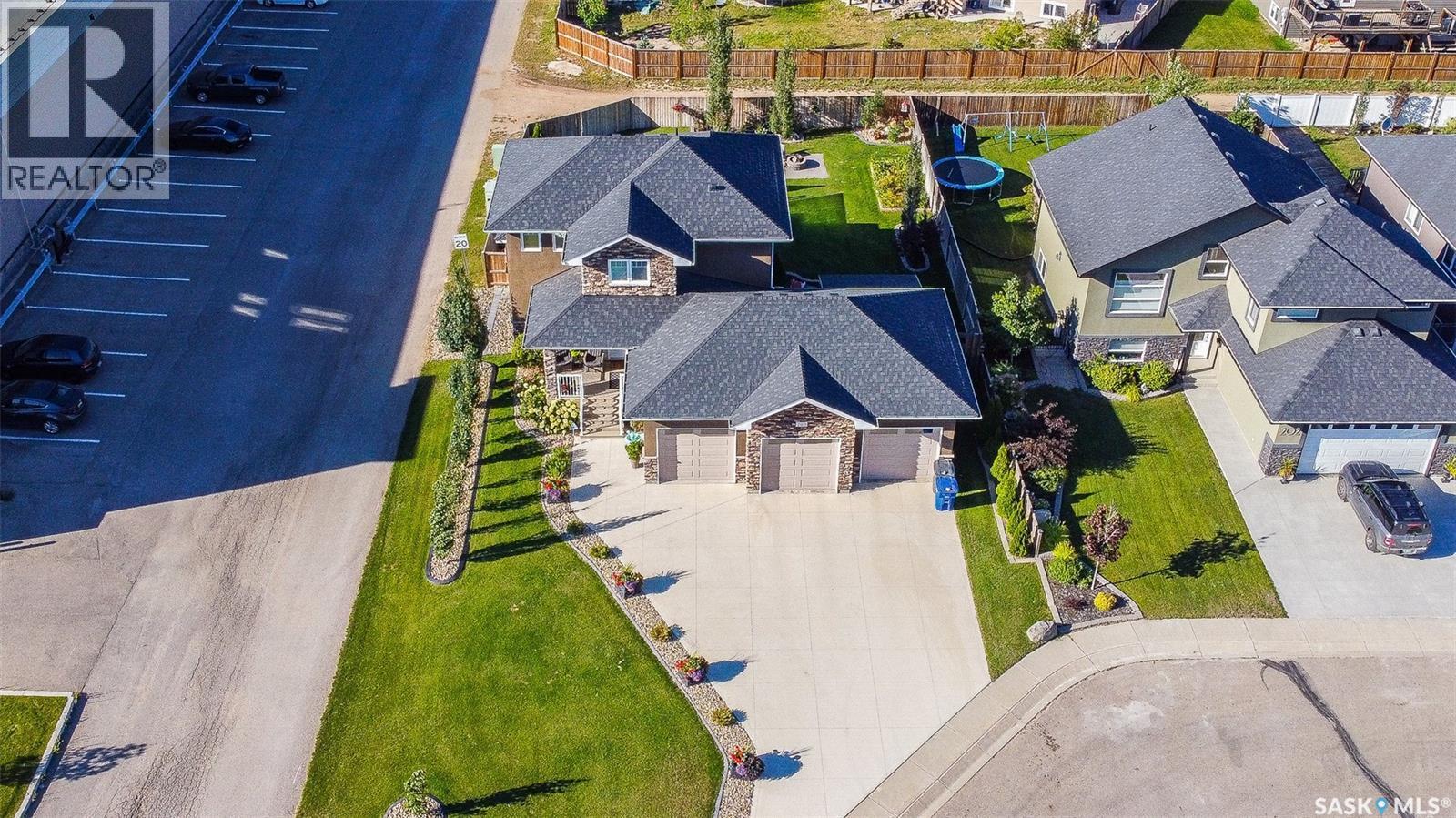 200 Clubhouse Boulevard E, Warman, SK - Outdoor