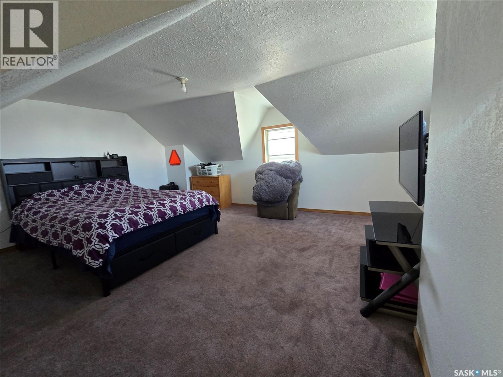 107 Van Horne Street, Windthorst, SK - Indoor Photo Showing Bedroom
