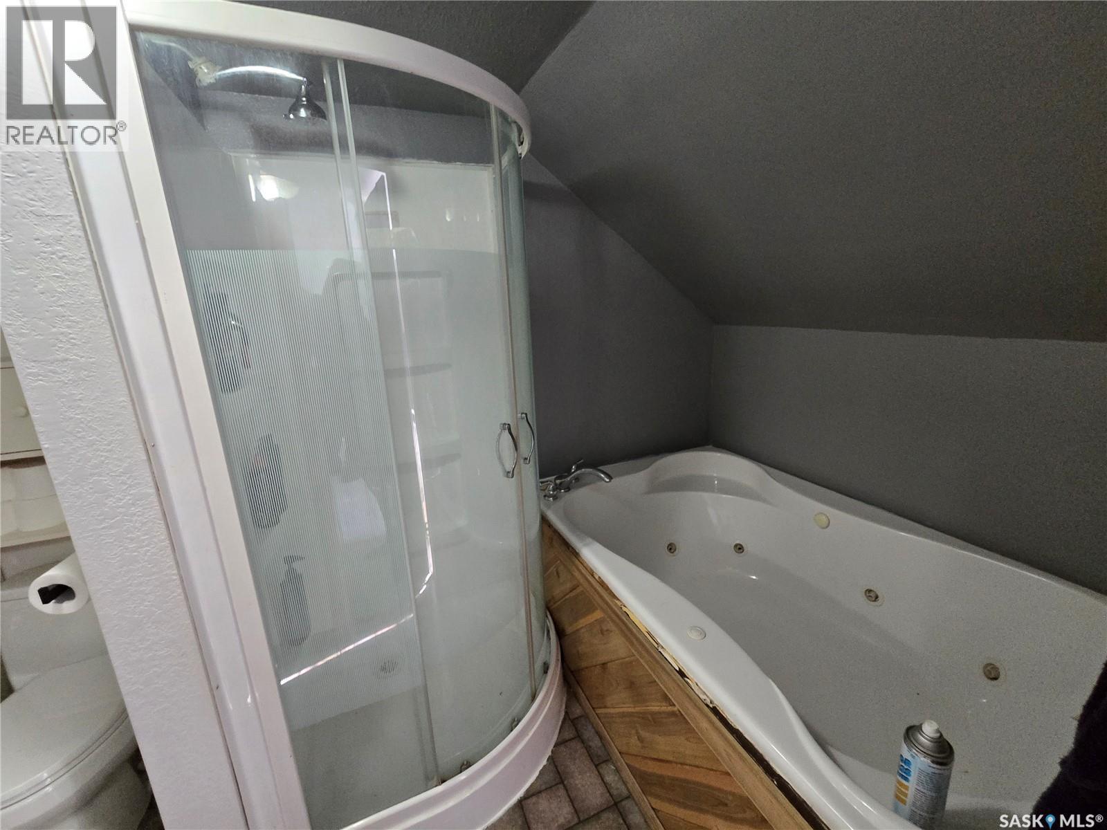 107 Van Horne Street, Windthorst, SK - Indoor Photo Showing Bathroom
