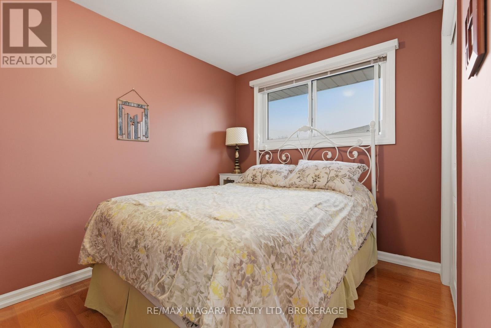 57 Meredith Drive, St. Catharines (Carlton/Bunting), ON - Indoor Photo Showing Bedroom