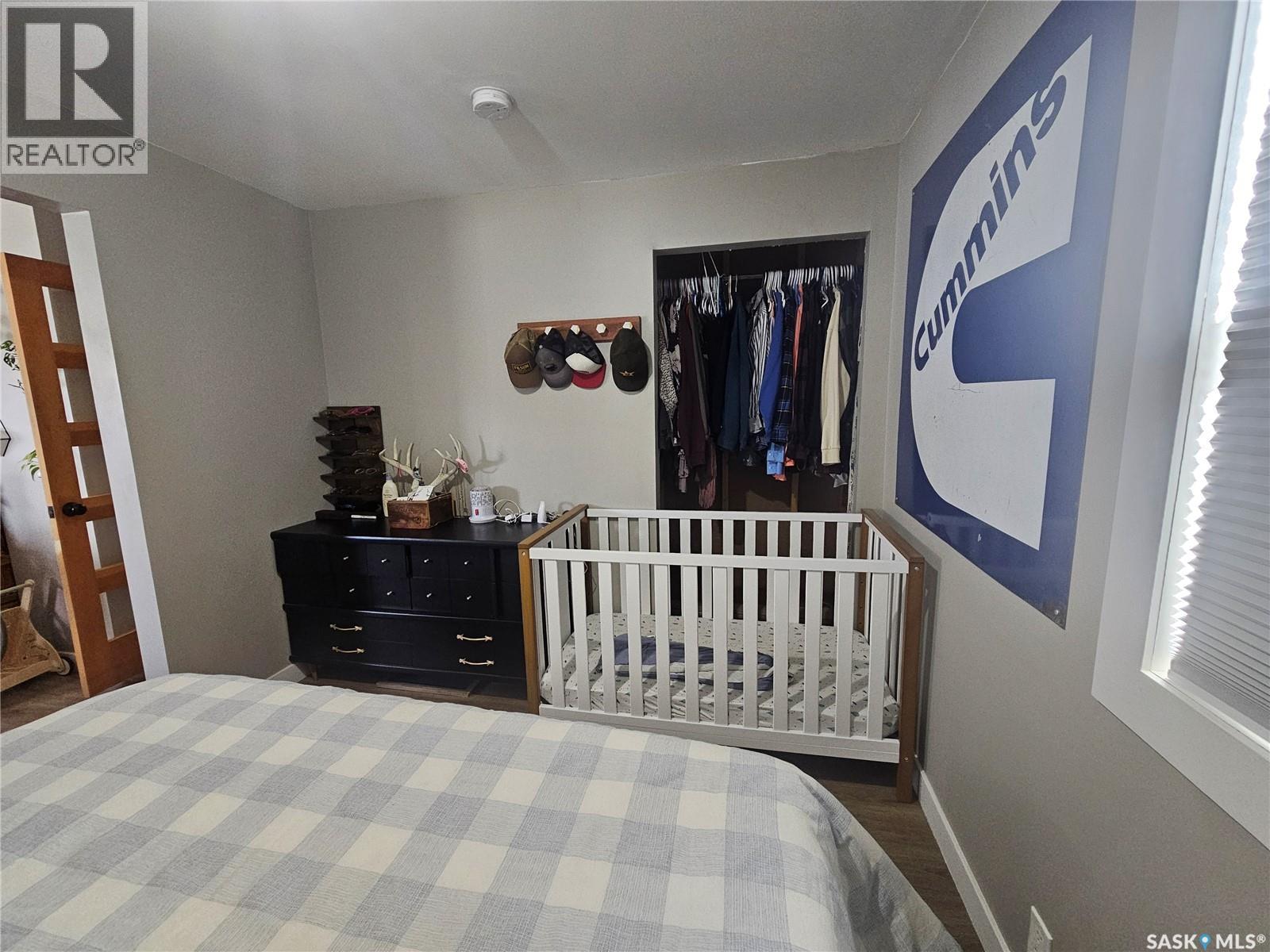 20 15Th Avenue Se, Swift Current, SK - Indoor Photo Showing Bedroom