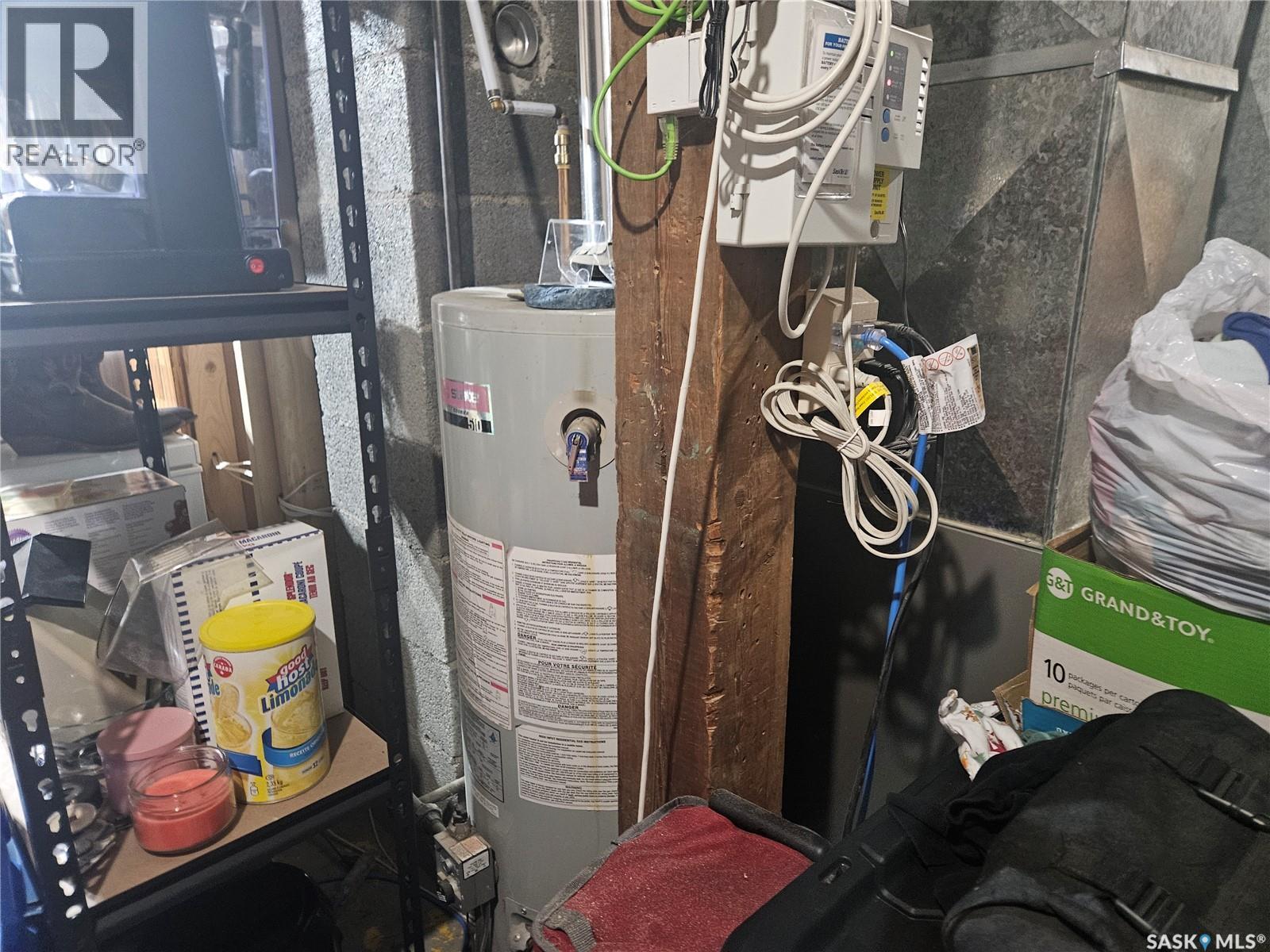 20 15Th Avenue Se, Swift Current, SK - Indoor Photo Showing Basement