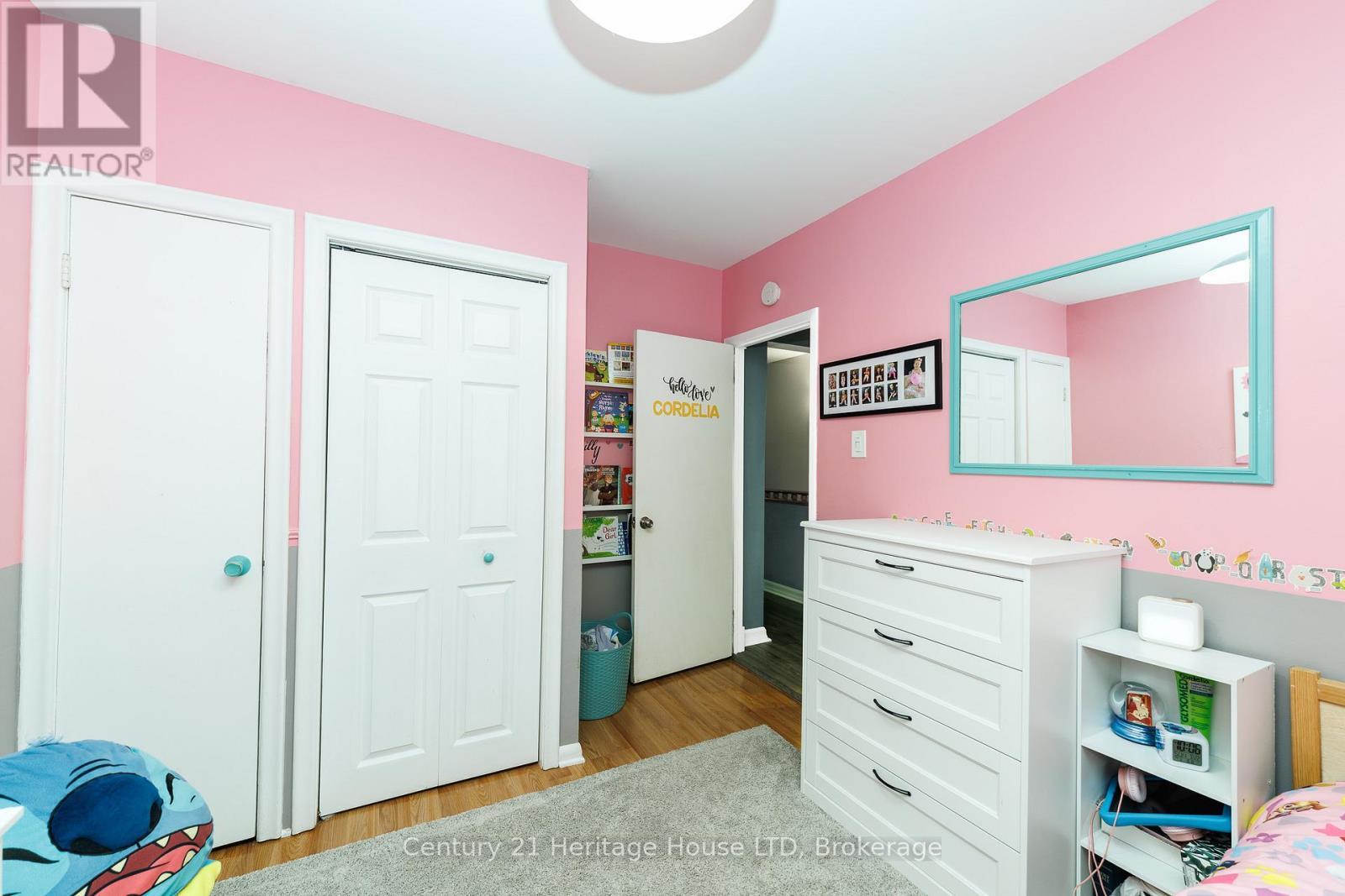 Bedroom 2 - 211 Grantham Avenue, St. Catharines (Facer), ON - Indoor Photo Showing Bedroom