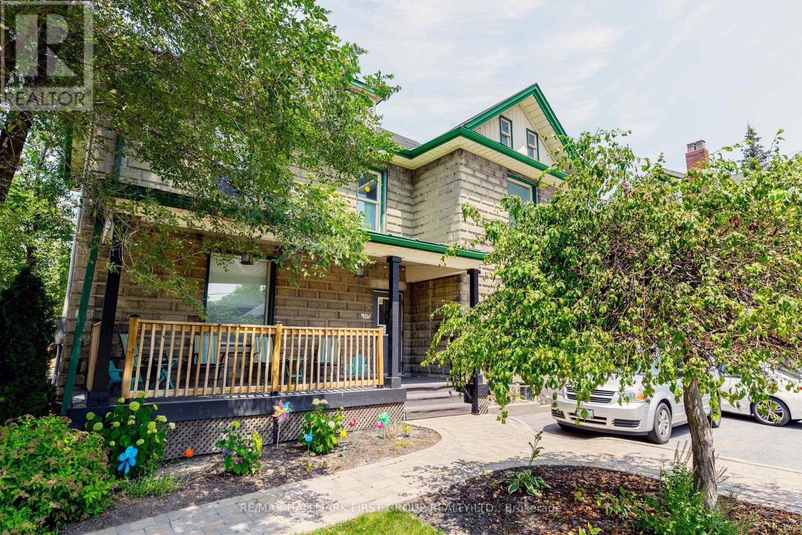 32 Elgin Street E, Oshawa, ON