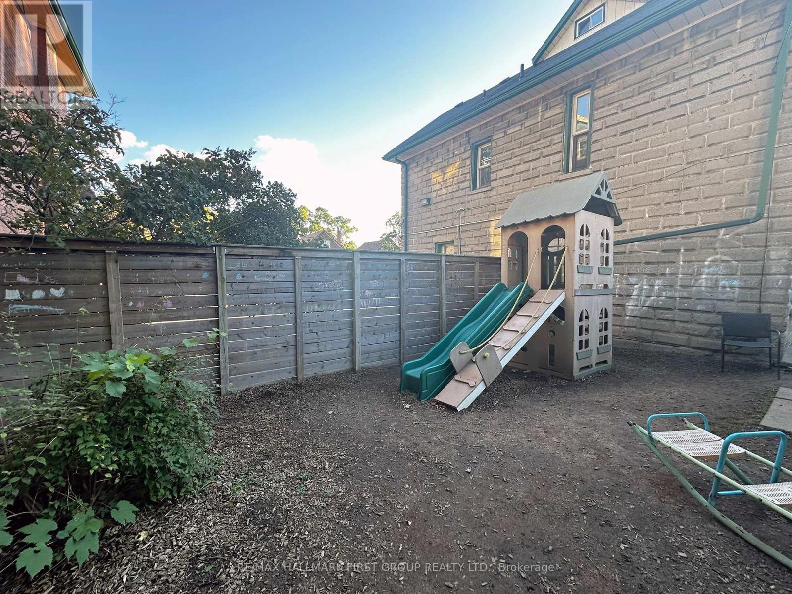 32 Elgin Street E, Oshawa, ON