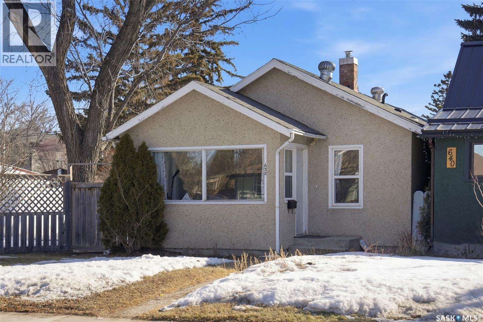638 M Avenue S, Saskatoon, SK - Outdoor