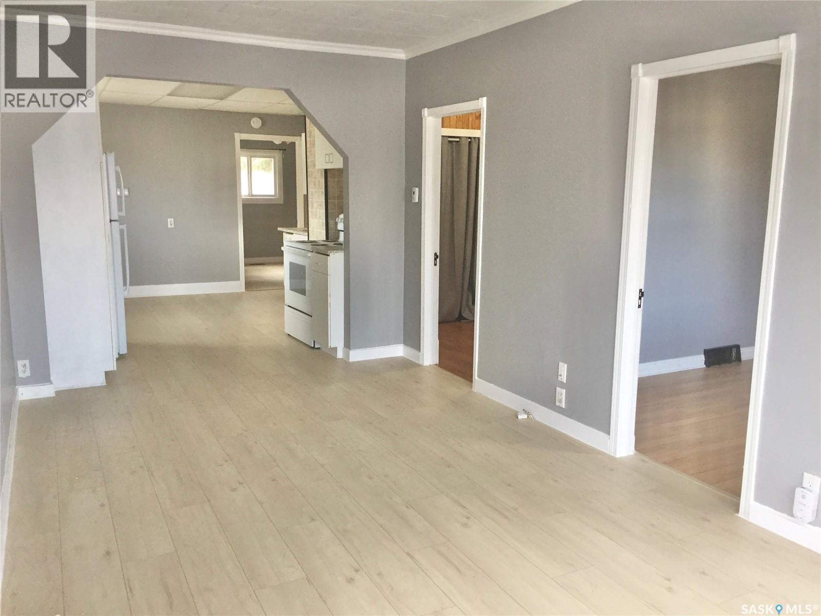 638 M Avenue S, Saskatoon, SK - Indoor