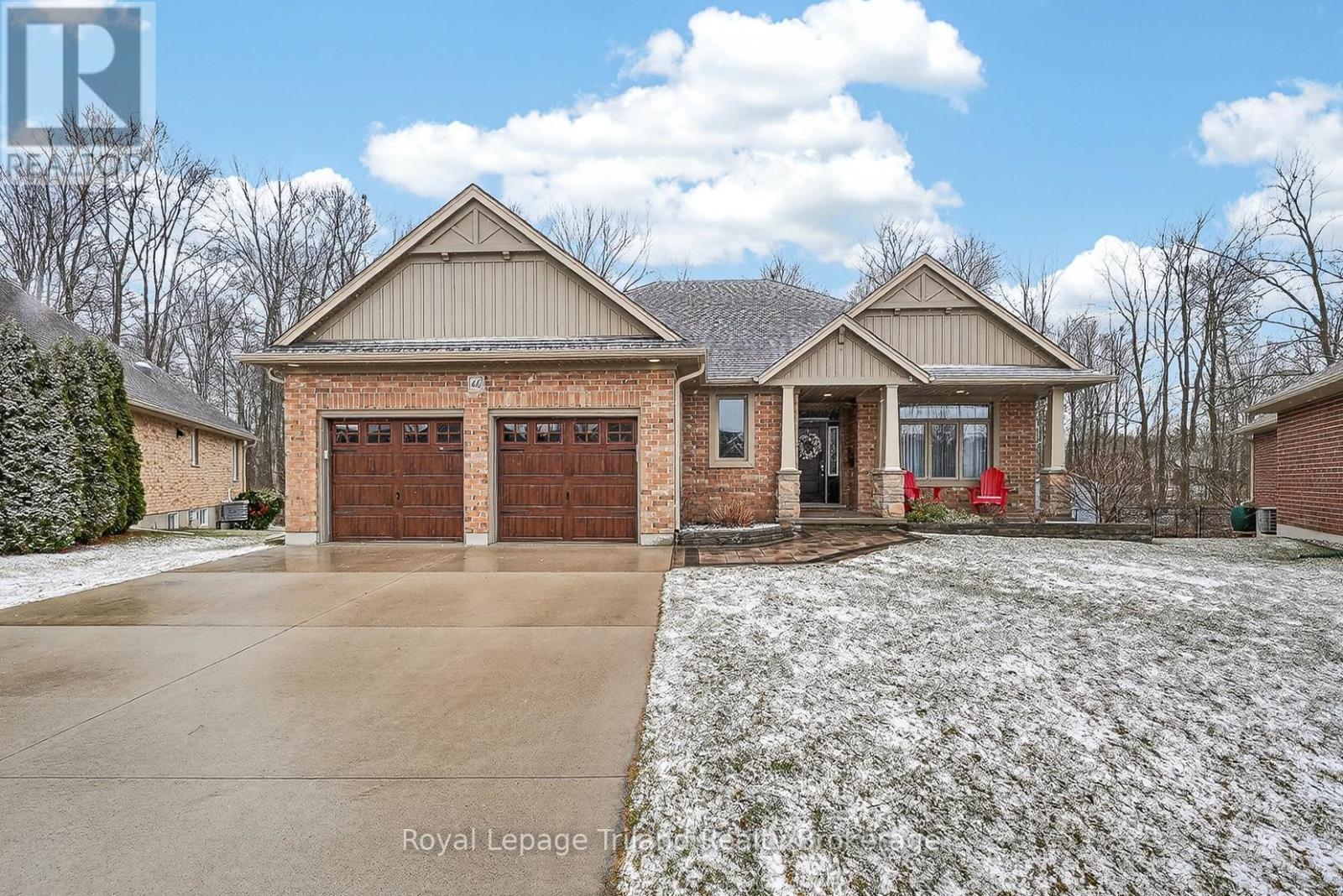 Welcome Home to 46 Colin Ave - 46 Colin Avenue, Tillsonburg, ON - Outdoor With Facade