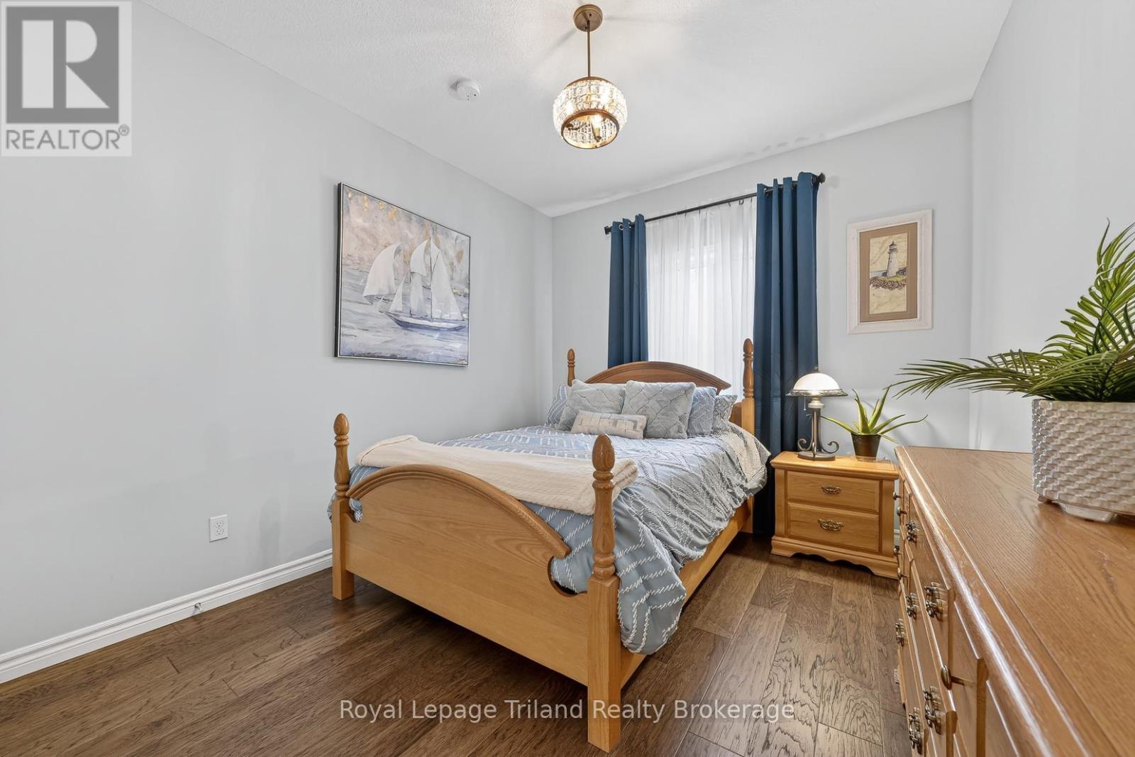 Bedroom 2 - 46 Colin Avenue, Tillsonburg, ON - Indoor Photo Showing Bedroom
