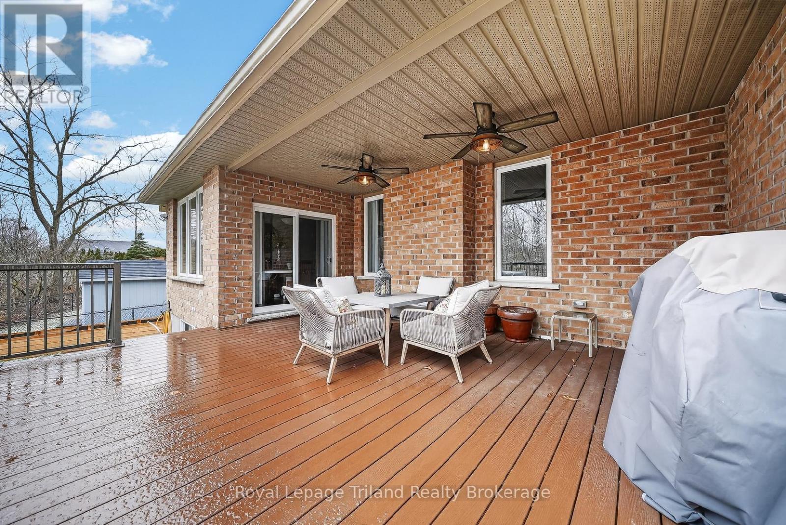 Covered composite deck - 46 Colin Avenue, Tillsonburg, ON - Outdoor With Deck Patio Veranda With Exterior