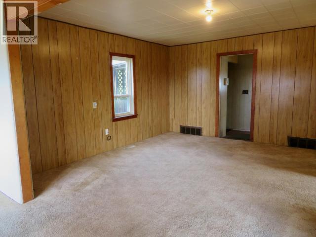 4856 Joyce Ave, Powell River, BC - Indoor Photo Showing Other Room