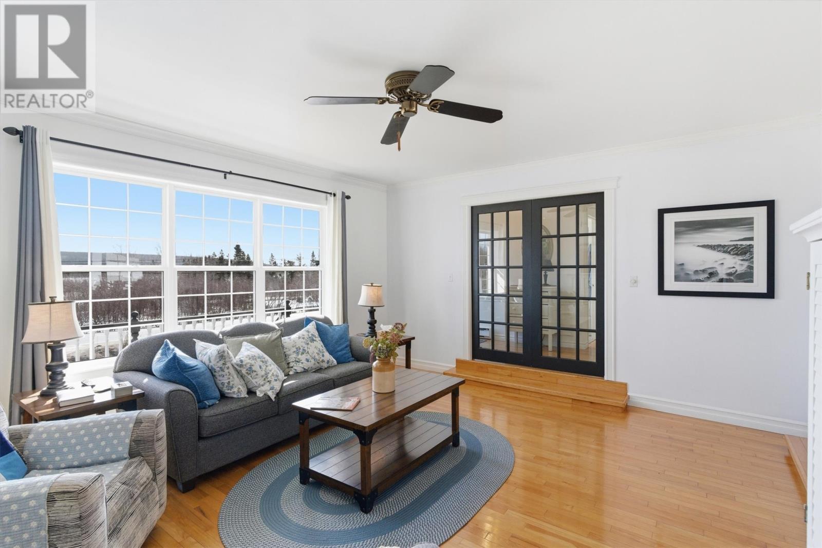 67 Jr Smallwood Boulevard, Gambo, NL - Indoor Photo Showing Living Room
