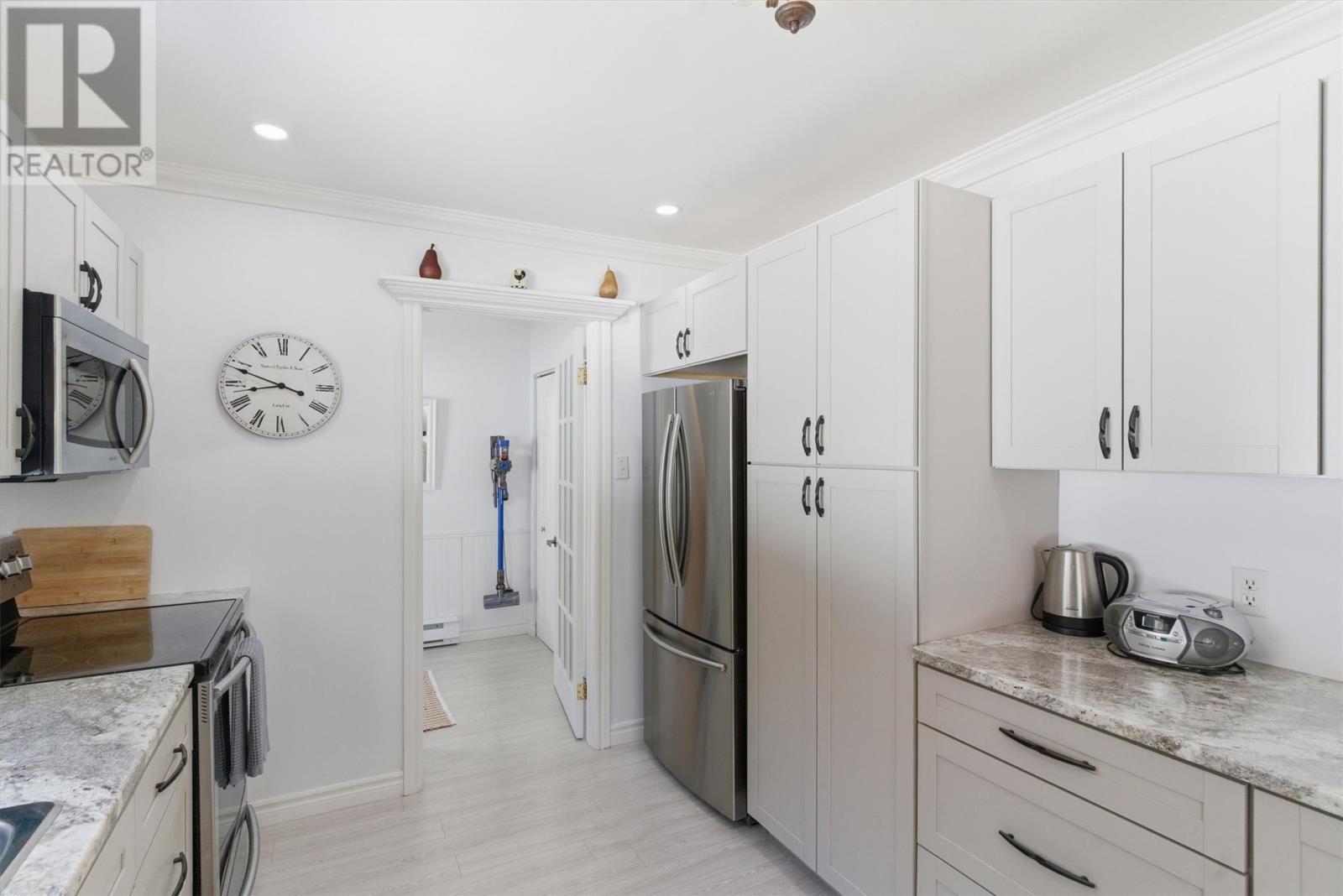 67 Jr Smallwood Boulevard, Gambo, NL - Indoor Photo Showing Kitchen