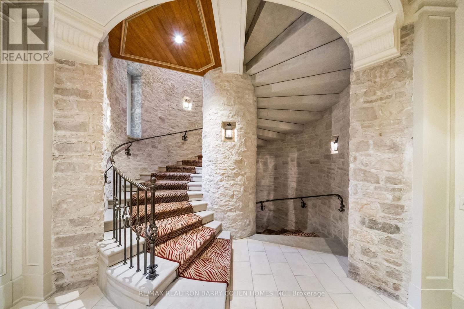 85 The Bridle Path, Toronto, ON - Indoor Photo Showing Other Room