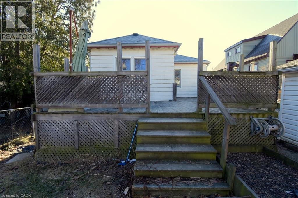 302 East 27Th Street, Hamilton, ON - Outdoor