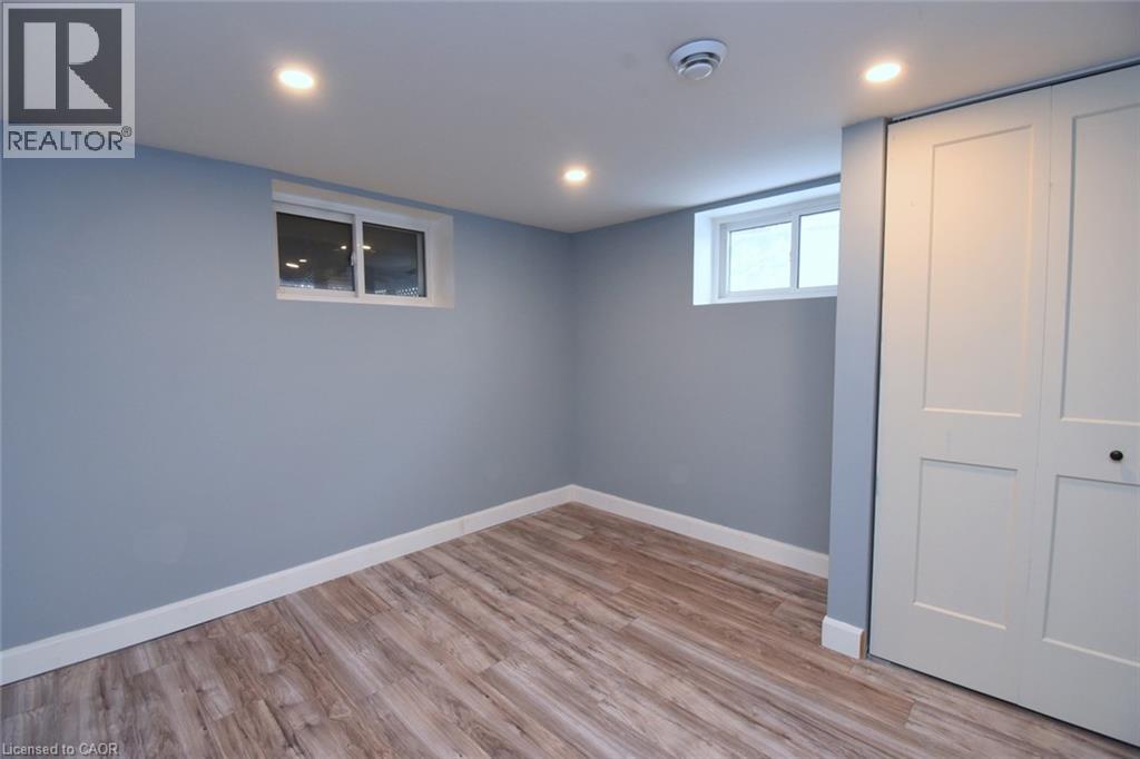 302 East 27Th Street, Hamilton, ON - Indoor Photo Showing Other Room